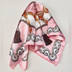 SATIN SCARF | SO PRETTY!